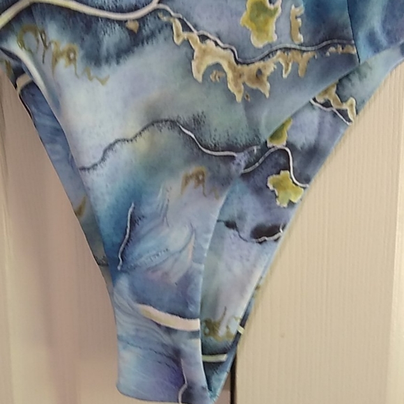 Shein cheeky Hi waist swim suit bottoms M - Picture 4 of 8